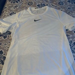New Nike Combat Training Shirt size L Awesome 🏈🥅🥊🏀 great for any athlete